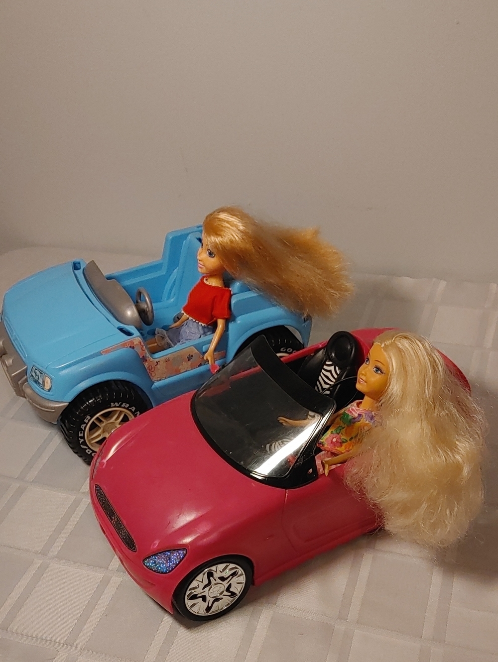 Mattel Pink Convertible, Blue Jeep and 2 Dolls